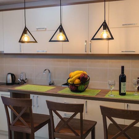 Apartmani Tref Petrovac Ngoại thất bức ảnh