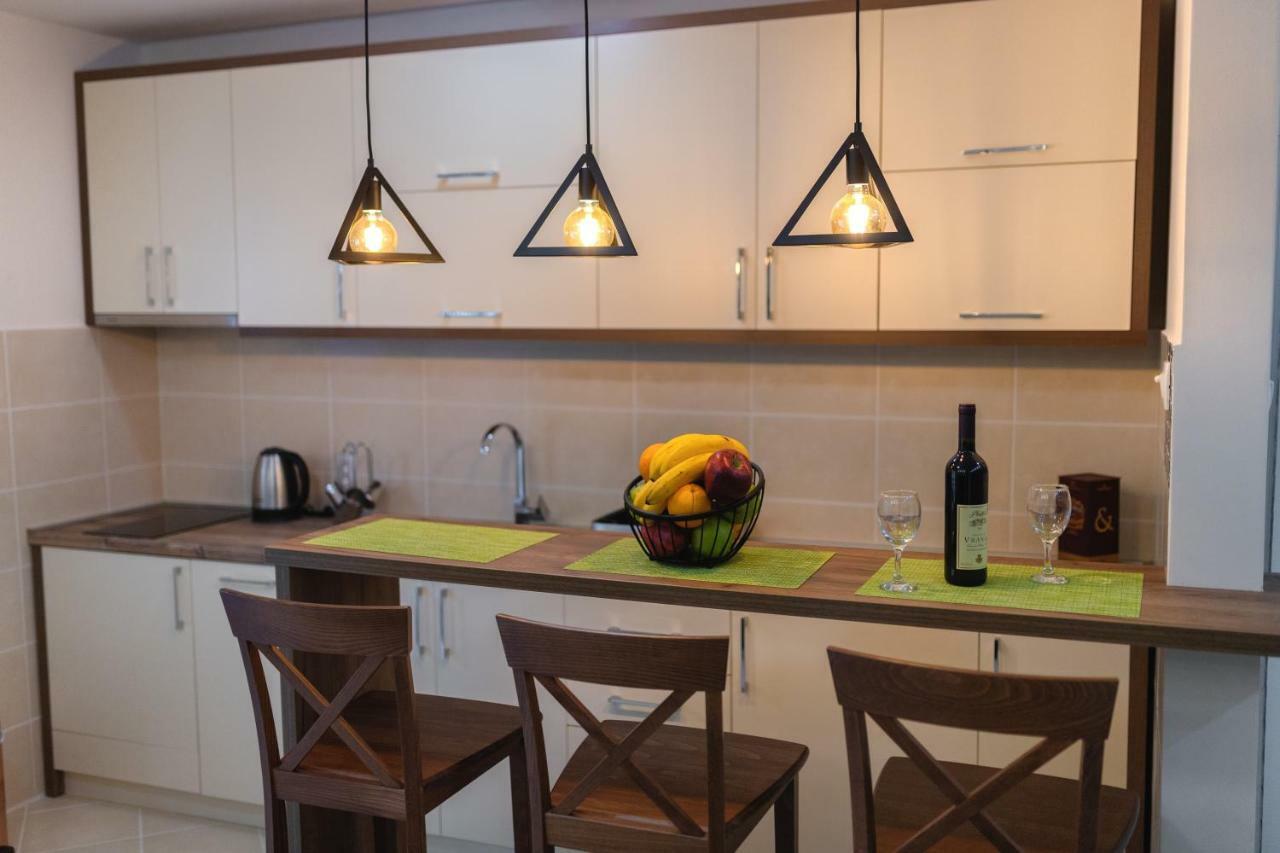 Apartmani Tref Petrovac Ngoại thất bức ảnh