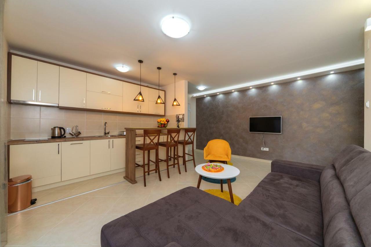 Apartmani Tref Petrovac Ngoại thất bức ảnh