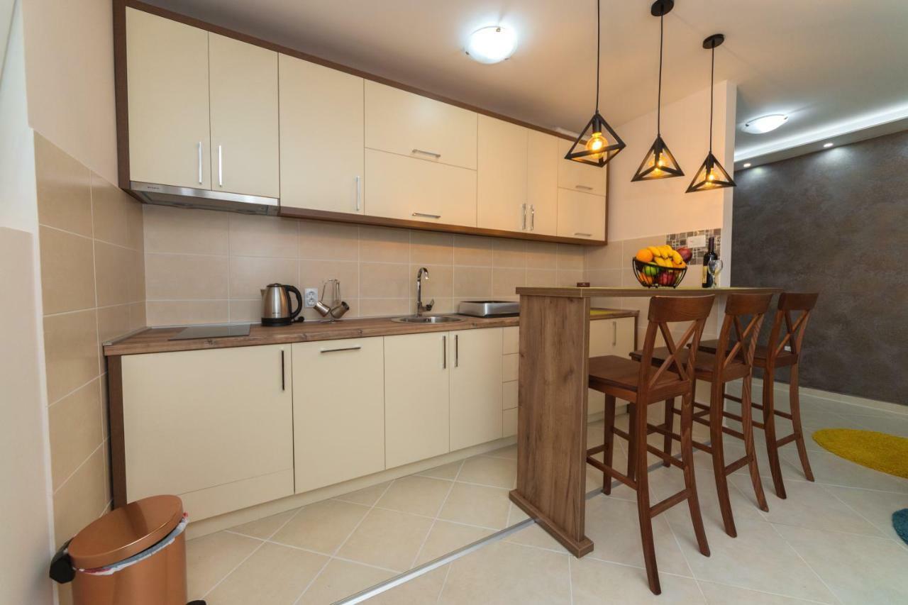 Apartmani Tref Petrovac Ngoại thất bức ảnh