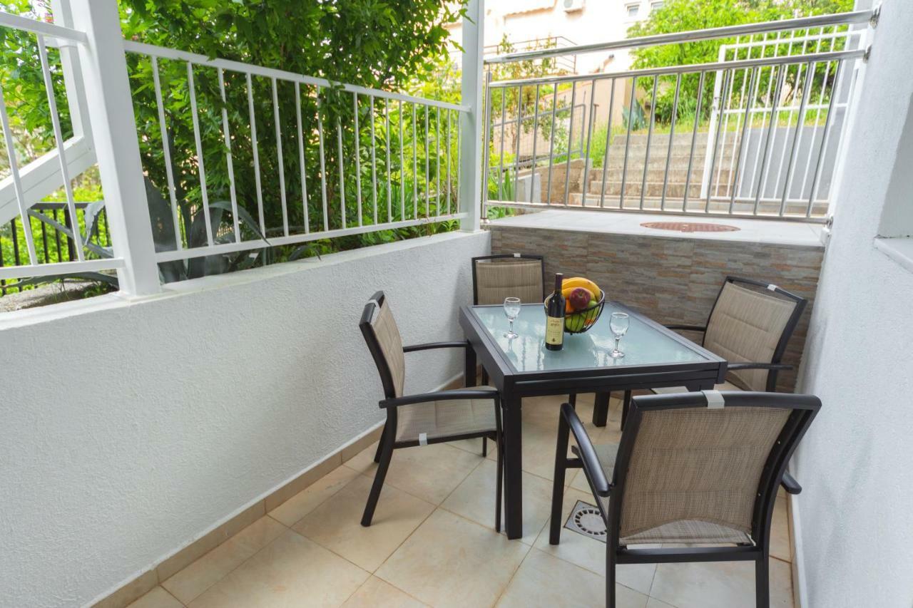 Apartmani Tref Petrovac Ngoại thất bức ảnh