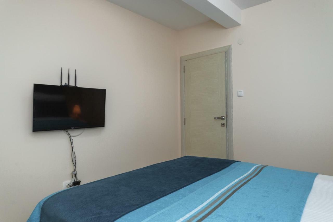Apartmani Tref Petrovac Ngoại thất bức ảnh