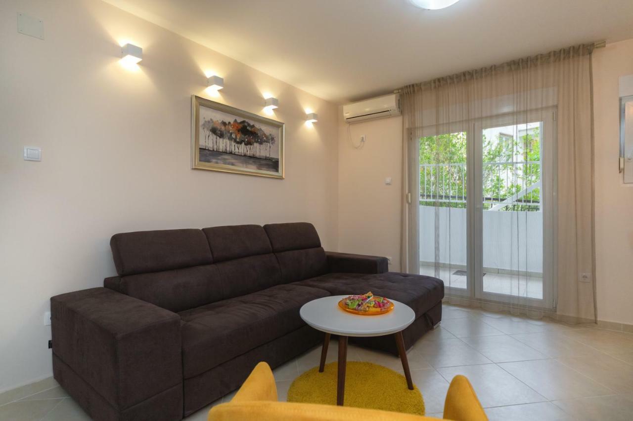 Apartmani Tref Petrovac Ngoại thất bức ảnh
