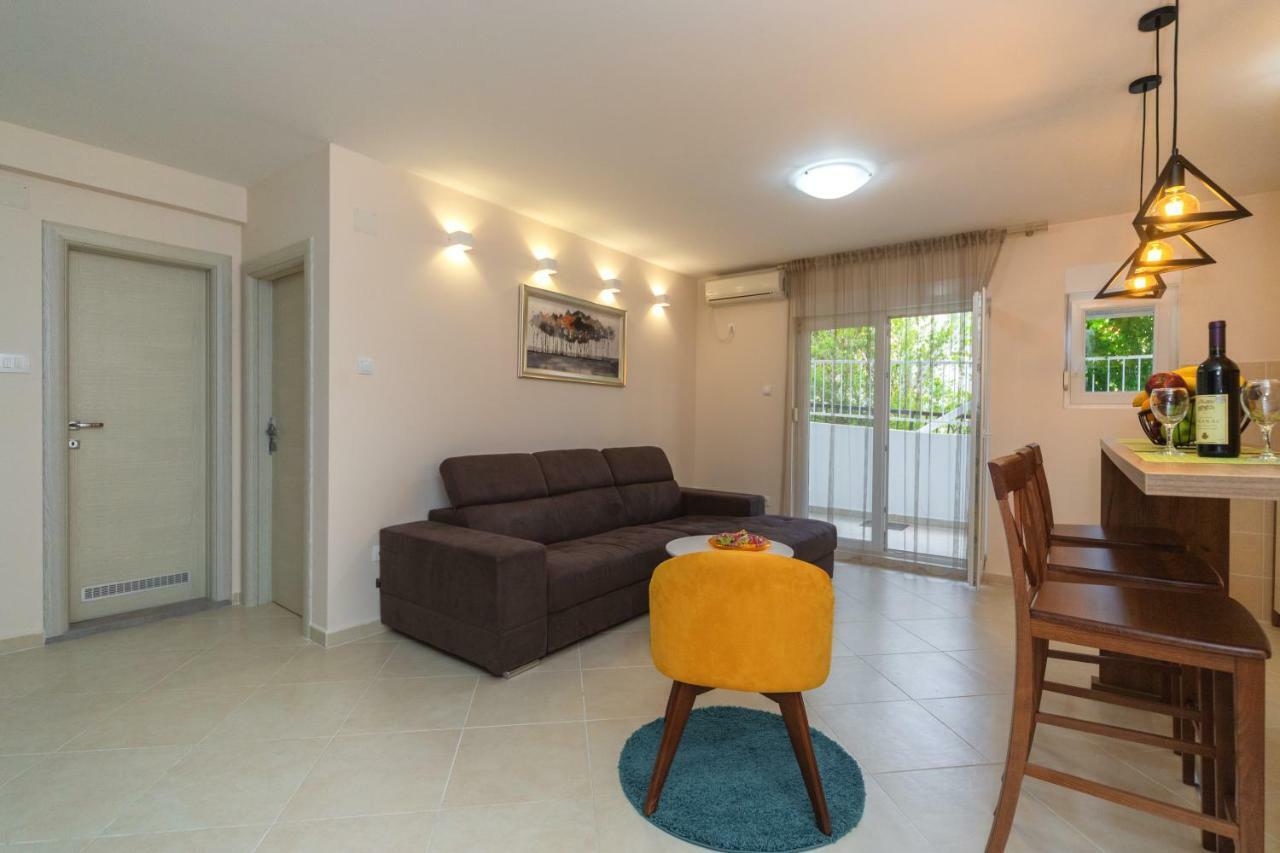 Apartmani Tref Petrovac Ngoại thất bức ảnh