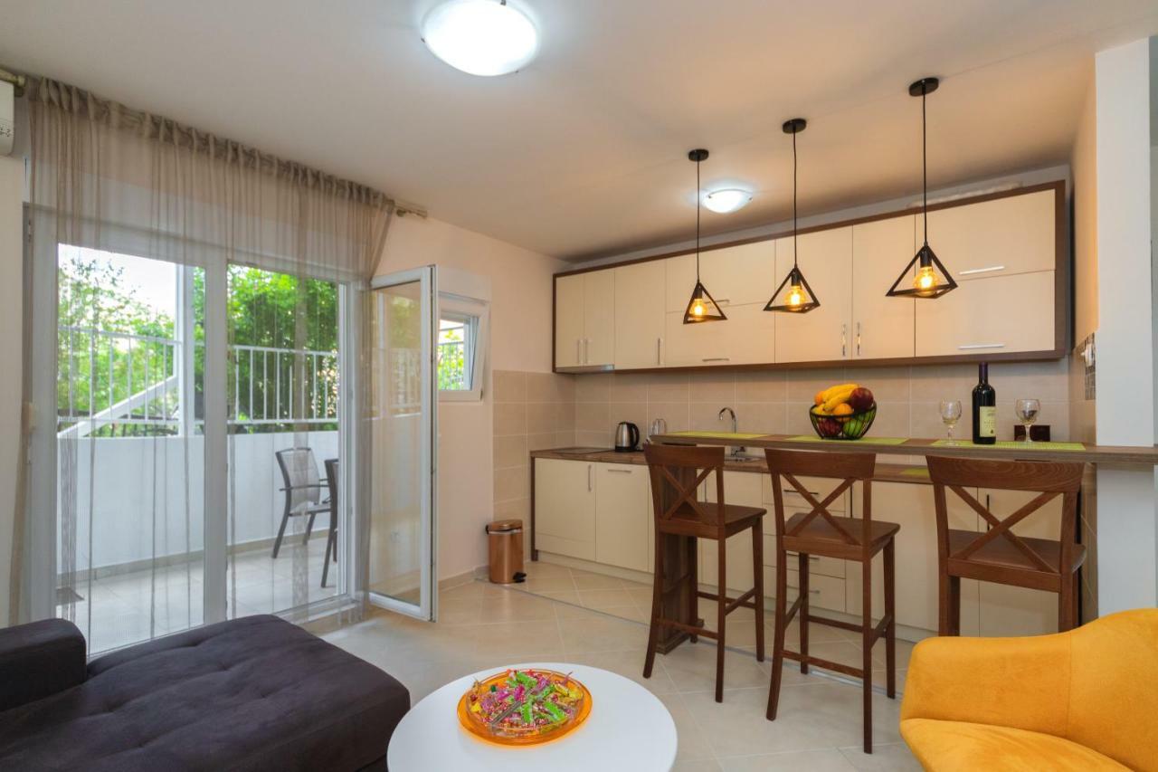 Apartmani Tref Petrovac Ngoại thất bức ảnh